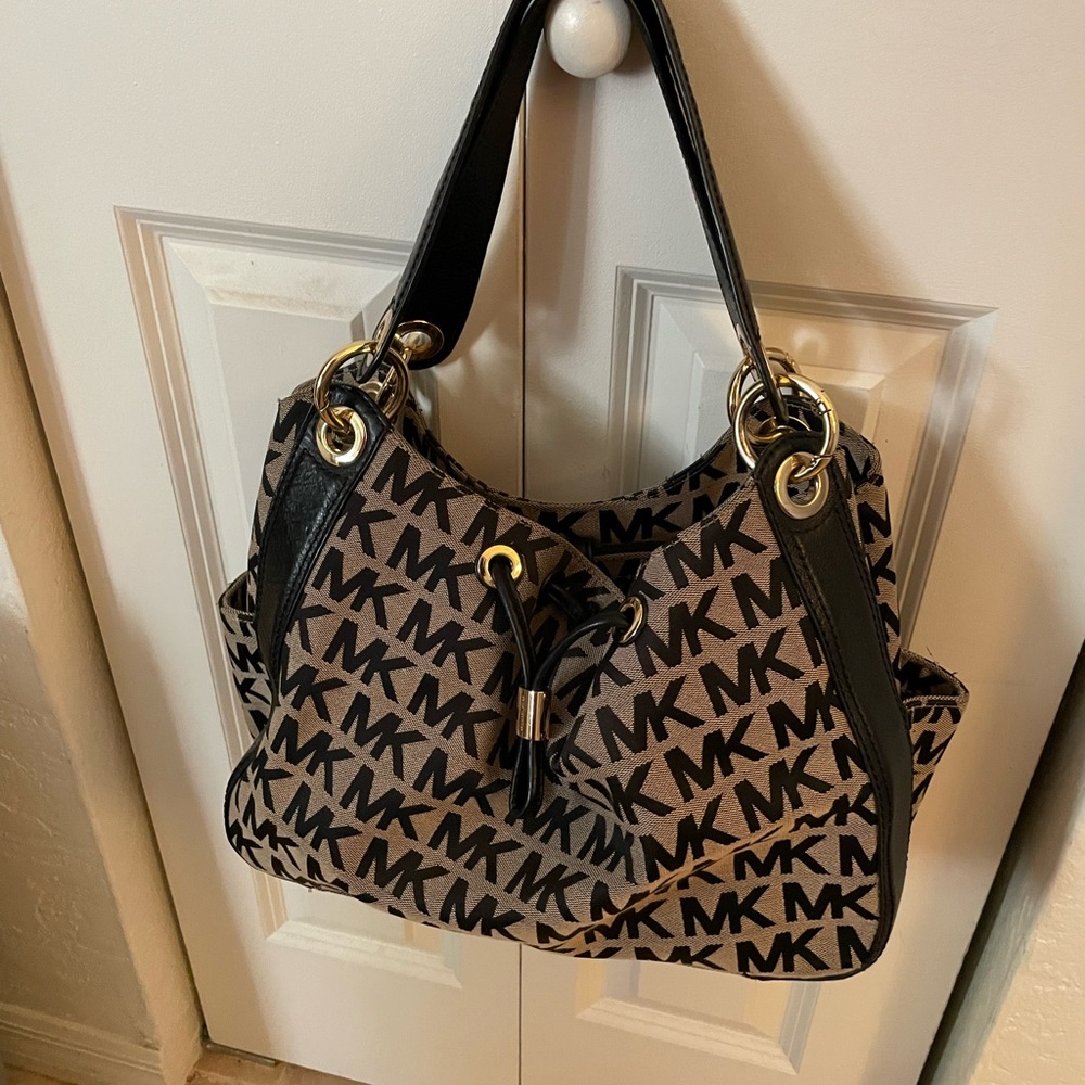 Michael kors cloth logo black handbag